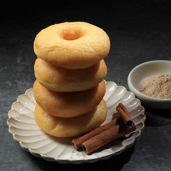 Elsie’s Cinnamon Glazed Doughnuts