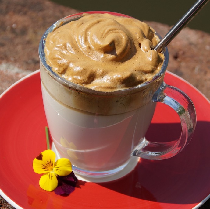Dalgona Coffee Latte